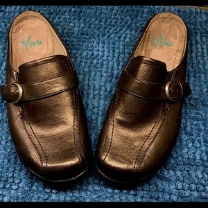 Mules/clogs, size 9.